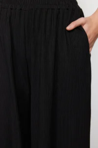 TRENDYOLMİLLA Black Wide Leg Ribbed Flexible Knitting Pants - Image 5
