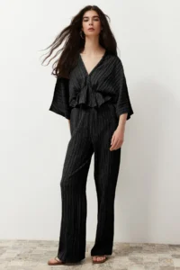 TRENDYOLMİLLA Black Elastic Waist textured Material Weaving Pants