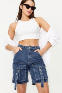 TRENDYOLMİLLA Mavi Cargo with pocket Regular Waist denim Bermuda - Image 2