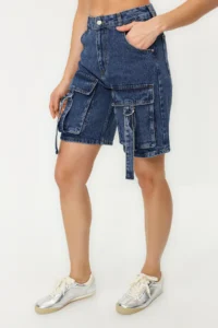 TRENDYOLMİLLA Mavi Cargo with pocket Regular Waist denim Bermuda - Image 5