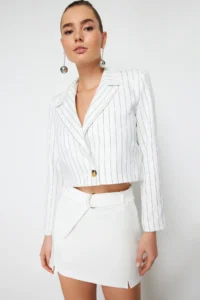 TRENDYOLMiLLA White Slit Detailed Arched Mini Size Weaving Skirt Look Shorts - Image 2