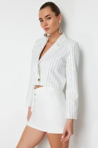 TRENDYOLMiLLA White Slit Detailed Arched Mini Size Weaving Skirt Look Shorts - Image 3