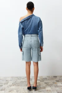 TRENDYOLMİLLA Light Blue Cargo Pocket High Waist denim Bermuda - Image 4