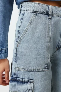 TRENDYOLMİLLA Light Blue Cargo Pocket High Waist denim Bermuda - Image 6