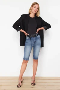 TRENDYOLMİLLA Mavi denim Capri