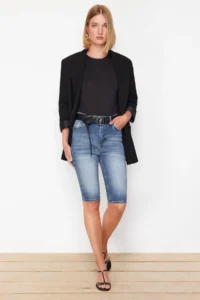 TRENDYOLMİLLA Mavi denim Capri - Image 3