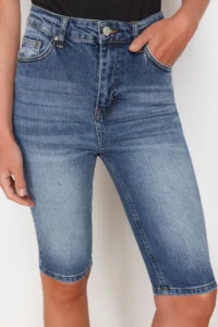 TRENDYOLMİLLA Mavi denim Capri - Image 4