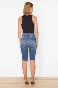 TRENDYOLMİLLA Mavi denim Capri - Image 6