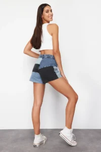 TRENDYOLMiLLA Mavi Color Bloklu denim Shorts - Image 2