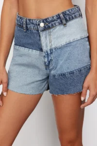 TRENDYOLMiLLA Mavi Color Bloklu denim Shorts - Image 4