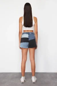 TRENDYOLMiLLA Mavi Color Bloklu denim Shorts - Image 6