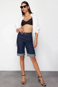 TRENDYOLMİLLA Dark Blue folded denim Bermuda - Image 2