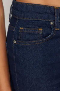 TRENDYOLMİLLA Dark Blue folded denim Bermuda - Image 5