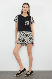 TRENDYOLMiLLA Navy Blue Thin Cotton Crochet Knitting Detailed Shorts