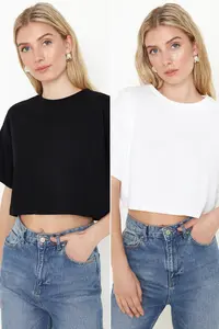 TRENDYOLMİLLA Black-White 2 Sets Paket 100% Cotton Relax/Rahat Cut Crop Knitting T-Shirt