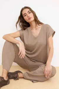 TRENDYOLMİLLA Mink V-neck Oversized/Wide Pattern Knitting Top and Bottom Set - Image 2