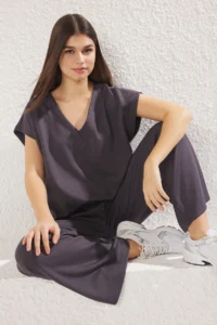 TRENDYOLMİLLA Anthracite V-neck Oversized/Wide Pattern Knitting Top and Bottom Set - Image 2