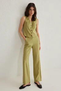 TRENDYOLMİLLA Yağ Green Soft Touch Regular Vest Wide Leg Pants Weaving Bottom - Top Set - Image 2