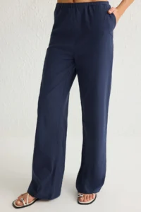 TRENDYOLMİLLA Navy Blue with bow linen look Blouse Ve Wide Leg Pants Weaving Top and Bottom Set - Image 4
