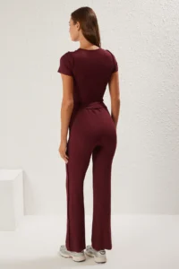 TRENDYOLMİLLA Burgundy Stitching Detailed Crop Fitted Top Straigth/Plain Pattern Bottom Knitting Top and Bottom Set - Image 5