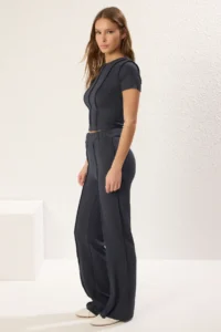 TRENDYOLMİLLA Black Stitching Detailed Crop Fitted Top Straigth/Plain Pattern Bottom Knitting Top and Bottom Set - Image 2