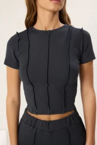 TRENDYOLMİLLA Black Stitching Detailed Crop Fitted Top Straigth/Plain Pattern Bottom Knitting Top and Bottom Set - Image 3