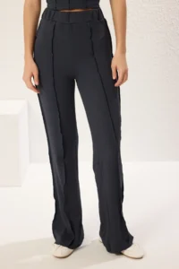 TRENDYOLMİLLA Black Stitching Detailed Crop Fitted Top Straigth/Plain Pattern Bottom Knitting Top and Bottom Set - Image 4