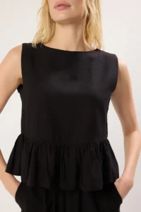 TRENDYOLMİLLA Black linen look Crew Neck Blouse and Pants Weaving Top and Bottom Set - Image 3