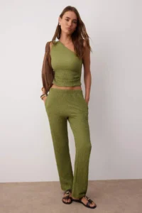 TRENDYOLMİLLA Green  textured seersucker Asymmetric Single Arm Flexible Knitting Bottom - Top Set