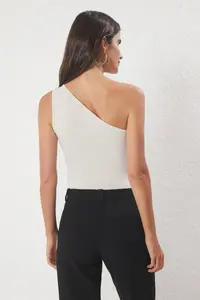 TRENDYOLMİLLA Stone with buckle Accessory Detailed Fitted Flexible Knitting Bodysuit .D.00001 - Image 4