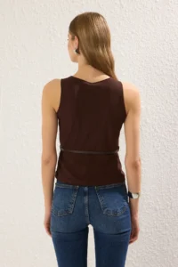 TRENDYOLMİLLA Brown Arched Fitted Knitting Zero Sleeve Crew Neck Blouse - Image 4