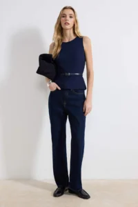 TRENDYOLMİLLA Navy Blue Arched Fitted Knitting Blouse