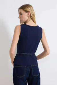 TRENDYOLMİLLA Navy Blue Arched Fitted Knitting Blouse - Image 4