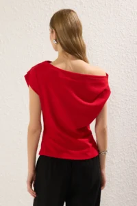 TRENDYOLMİLLA Rejection Gathering/Drape Detailed Flowy Asymmetric Collar Knitting Blouse - Image 4
