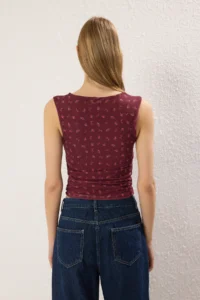TRENDYOLMİLLA Burgundy Floral Printed Lined Printed Tulle Fitted Crop Bow Detailed Knitting Blouse - Image 8