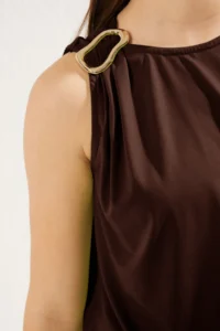 TRENDYOLMİLLA Brown Accessory Detailed Fitted/Vucuda Oturan Flexible  Knitting Blouse - Image 4