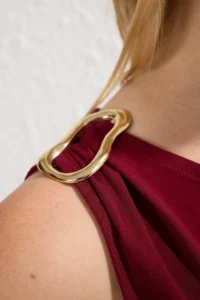 TRENDYOLMİLLA Burgundy Accessory Detailed Fitted/Vucuda Oturan Flexible Knitting Blouse - Image 3