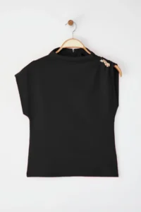 TRENDYOLMİLLA Black Fitted Accessory Detailed Draped Flexible Knitting Blouse - Image 6