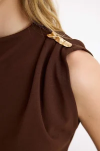 TRENDYOLMİLLA Brown Fitted Accessory Detailed Draped Flexible Knitting Blouse - Image 4