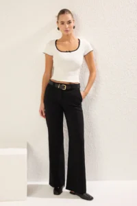 TRENDYOLMİLLA Ecru with bow Contrast Bias Detailed Fitted Ribbed Esenk Knitting Blouse - Image 2