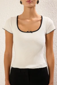 TRENDYOLMİLLA Ecru with bow Contrast Bias Detailed Fitted Ribbed Esenk Knitting Blouse - Image 3