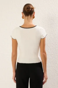 TRENDYOLMİLLA Ecru with bow Contrast Bias Detailed Fitted Ribbed Esenk Knitting Blouse - Image 5