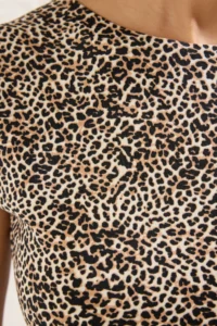 TRENDYOLMİLLA Brown Low-cut back Fitted Flexible Knitting Blouse - Image 4