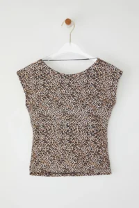TRENDYOLMİLLA Brown Low-cut back Fitted Flexible Knitting Blouse - Image 6