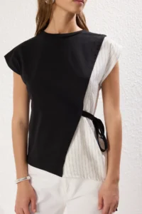 TRENDYOLMİLLA Black*001 Pilise and Binding Detailed relaxed/Rahat Pattern Knitting Blouse - Image 3