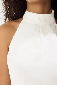 TRENDYOLMİLLA White Low-cut back Barbell Collar Weaving Blouse - Image 3
