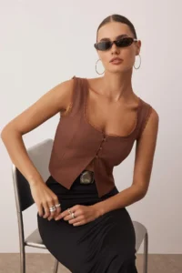 TRENDYOLMİLLA Brown Square Neck Sleeveless Crop Weaving Blouse - Image 2
