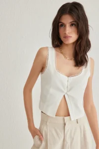 TRENDYOLMİLLA White Square Neck Sleeveless Crop Weaving Blouse