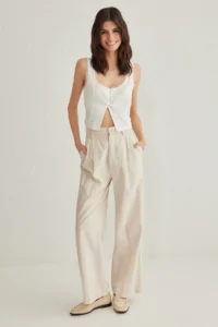 TRENDYOLMİLLA White Square Neck Sleeveless Crop Weaving Blouse - Image 2