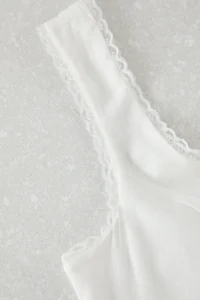 TRENDYOLMİLLA White Square Neck Sleeveless Crop Weaving Blouse - Image 8